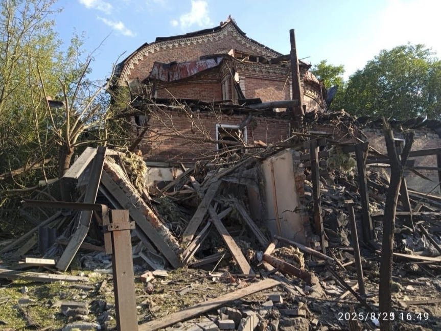 The destroyed church building in Myrnohrad where Leonid Skumatov served.